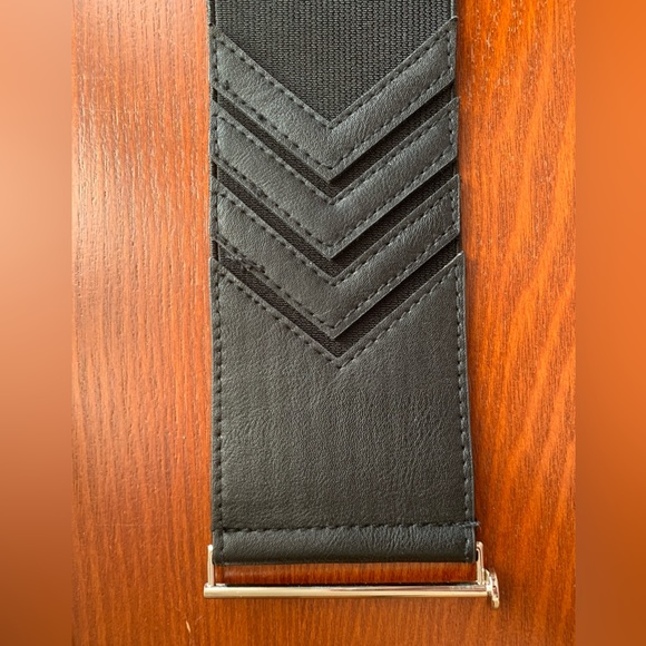 🍉Warehouse One belt, elastic, black & silver, stretchy NWT, XS/S - Picture 2 of 4